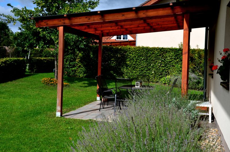 Pergolas Vs Arbors Vs Trellises Vs Lattice: Understanding The Differences